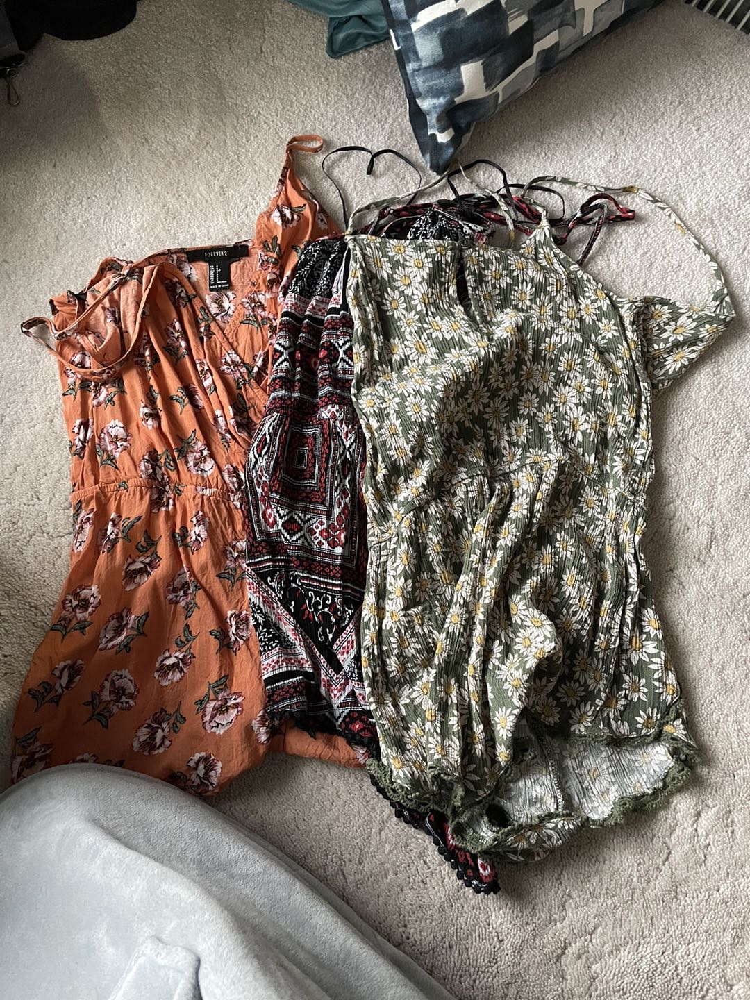 womens clothing lot size small - photo 3