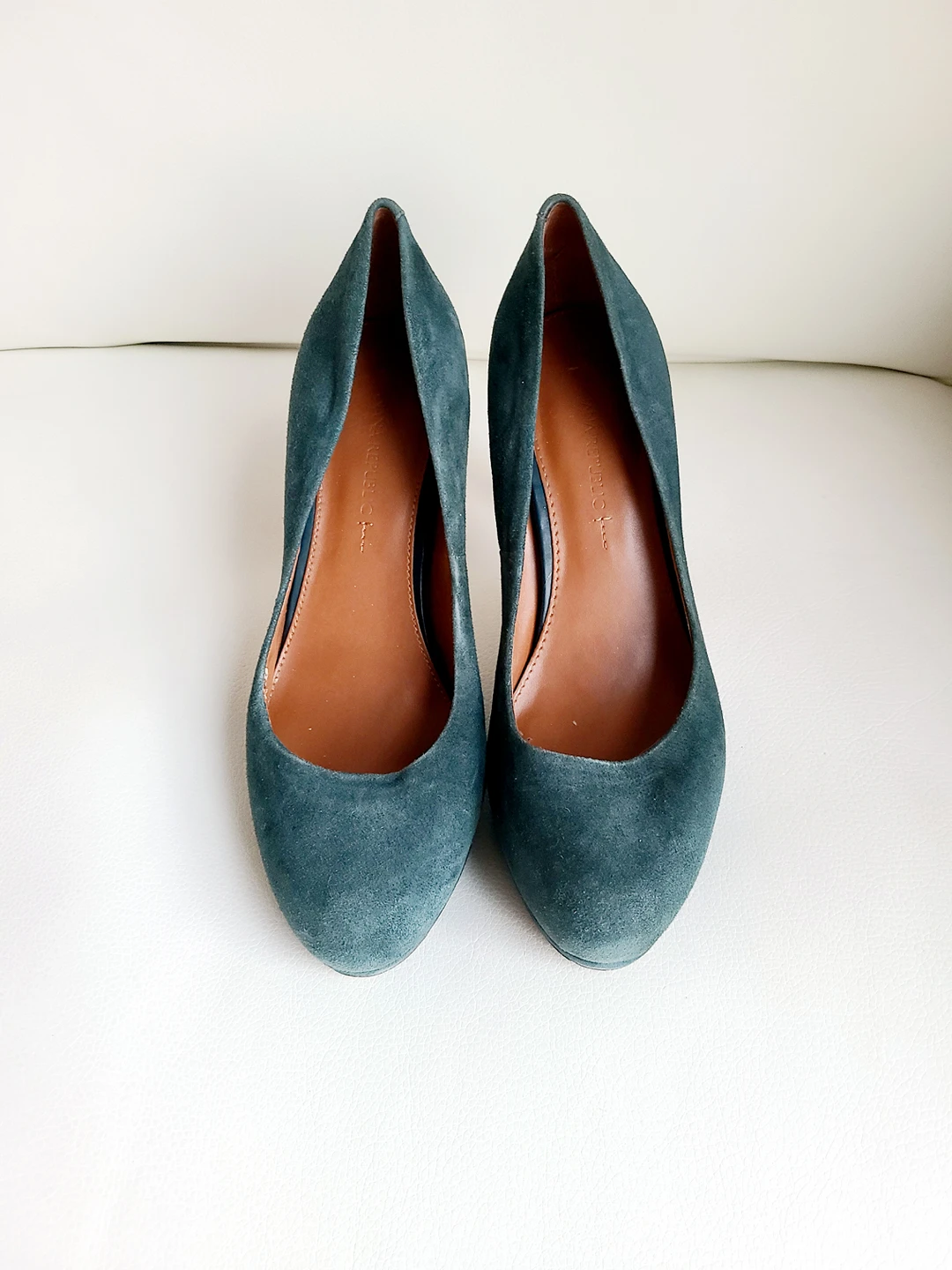 Banana Republic Green Heels thumbnail