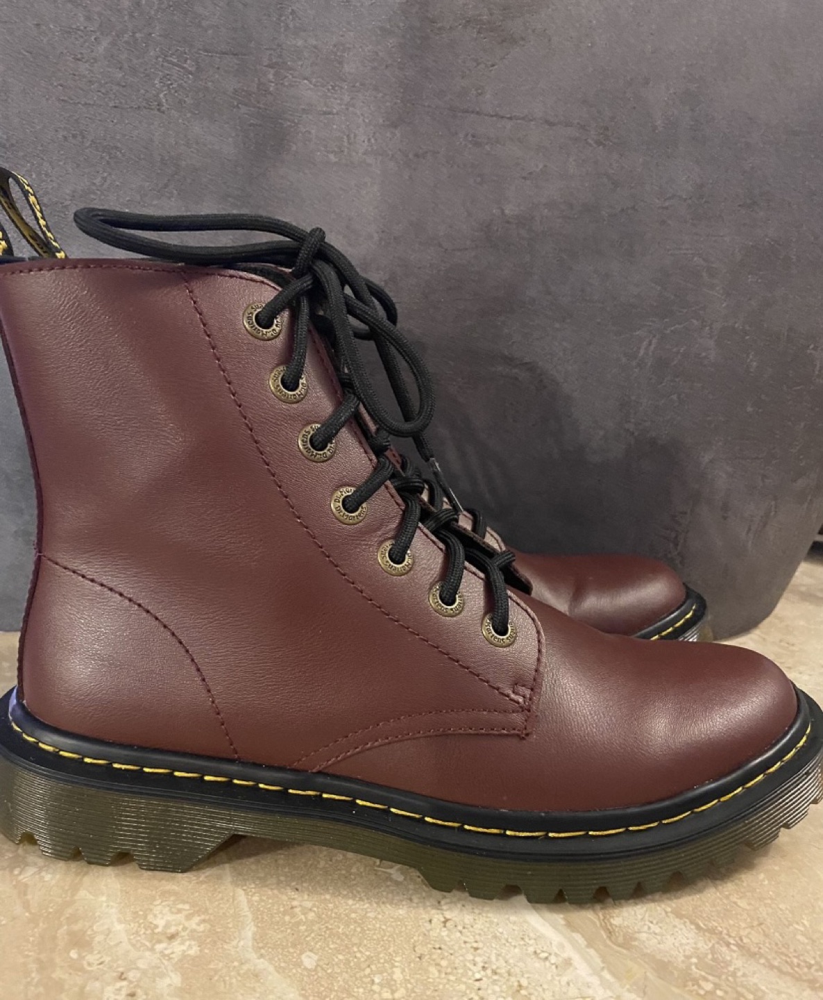 DR MARTENS BOOTS