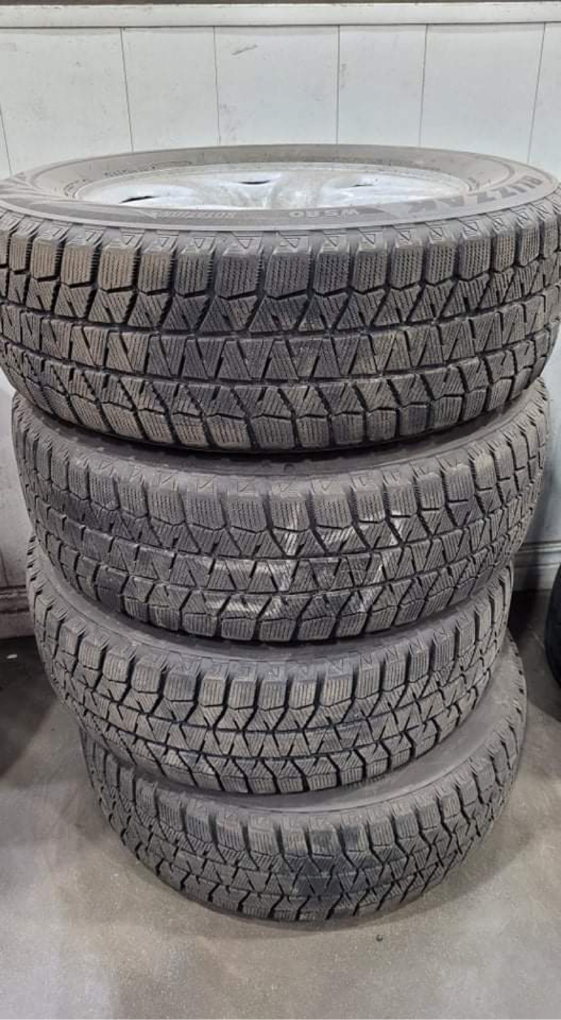 Winter Tires with Rims / B*ridgestone B*lizzak thumbnail