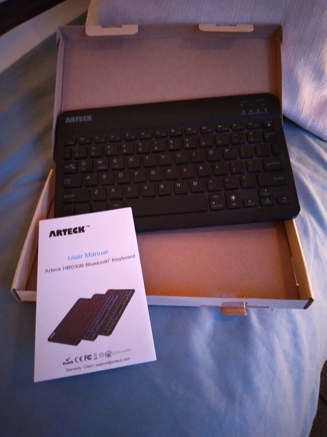 Backlit Bluetooth Keyboard thumbnail