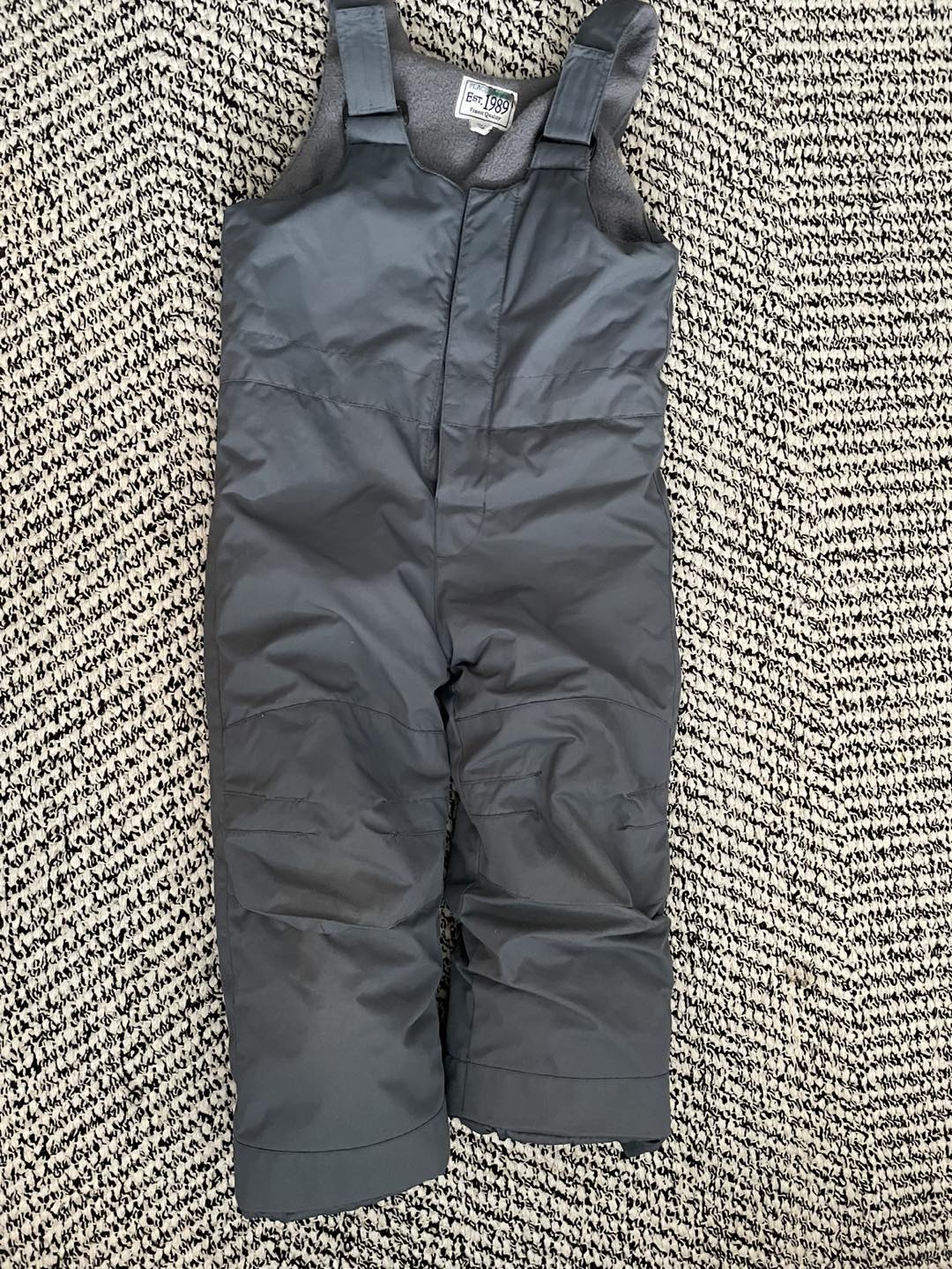 Snow pants size 4 kids #freecycle 🎁 thumbnail
