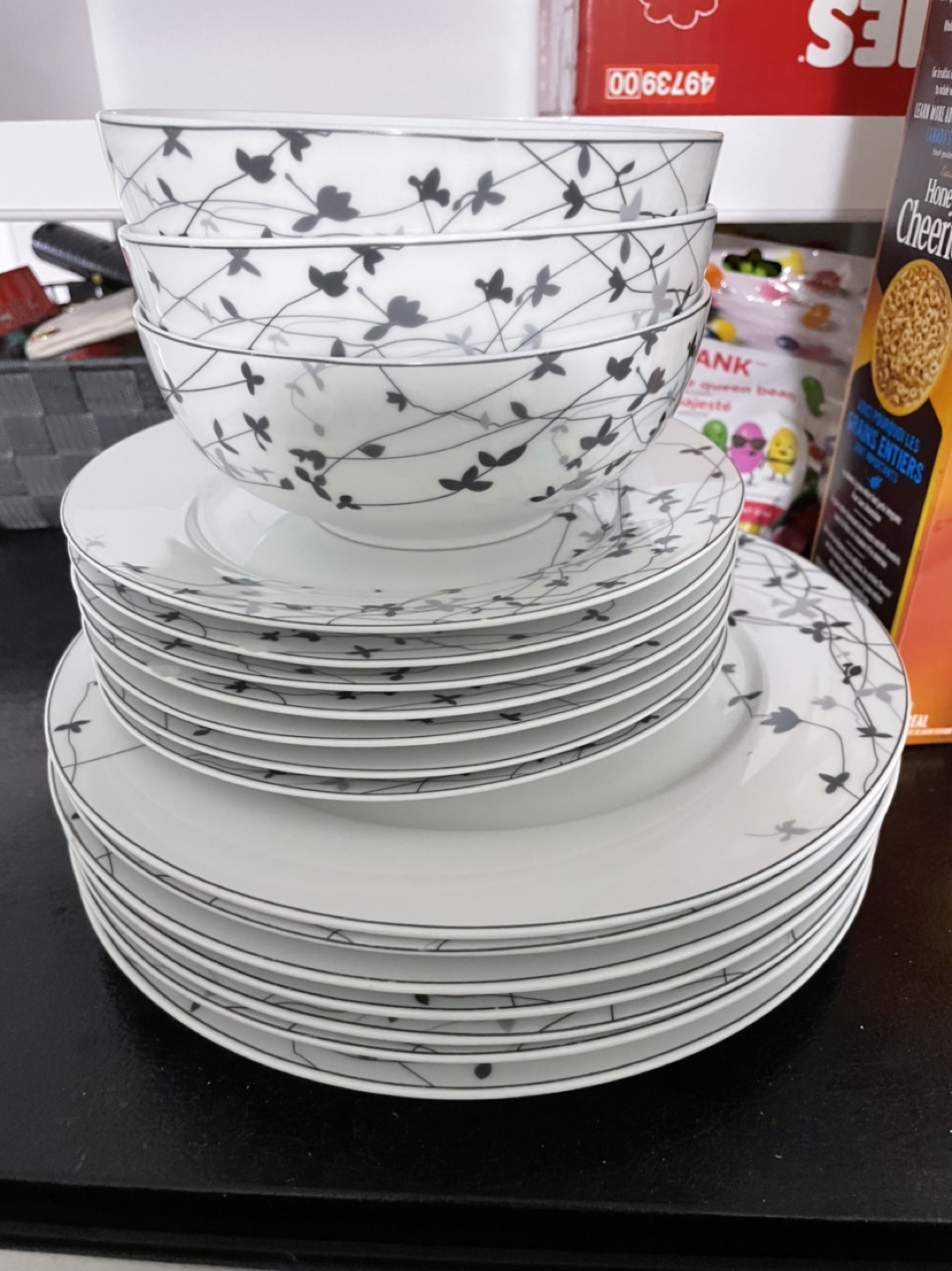 Plates, dessert plate and bowls thumbnail
