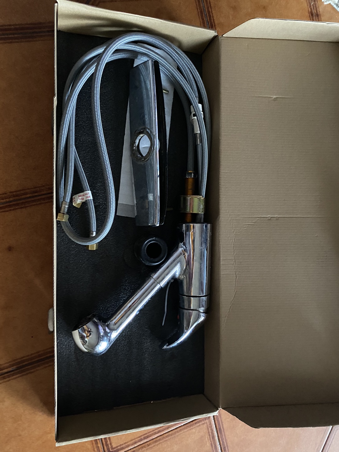 Mowen kitchen faucet