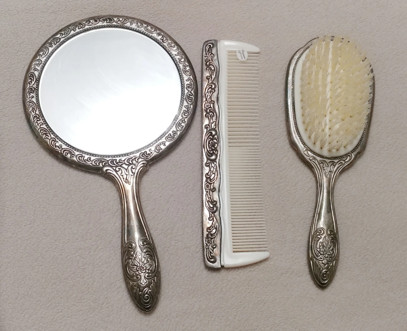 Silver Plated 3 Piece Comb, Brush, Mirror , Vanity  Dresser Set thumbnail