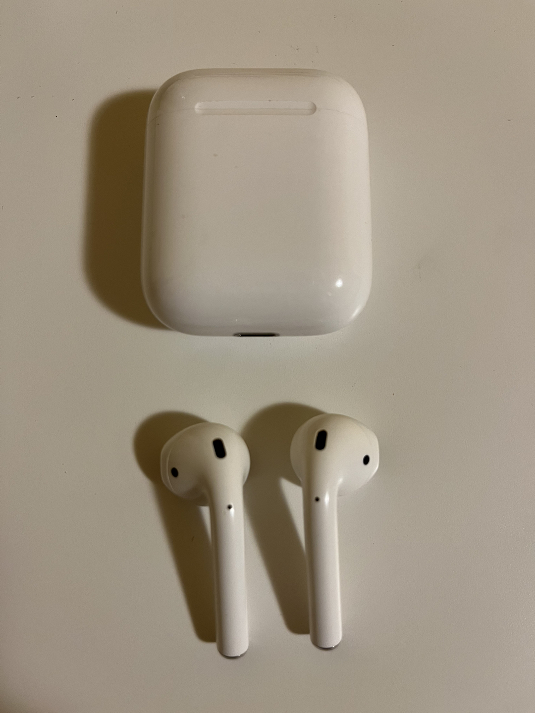 Apple AirPods 1st Gen - photo 2
