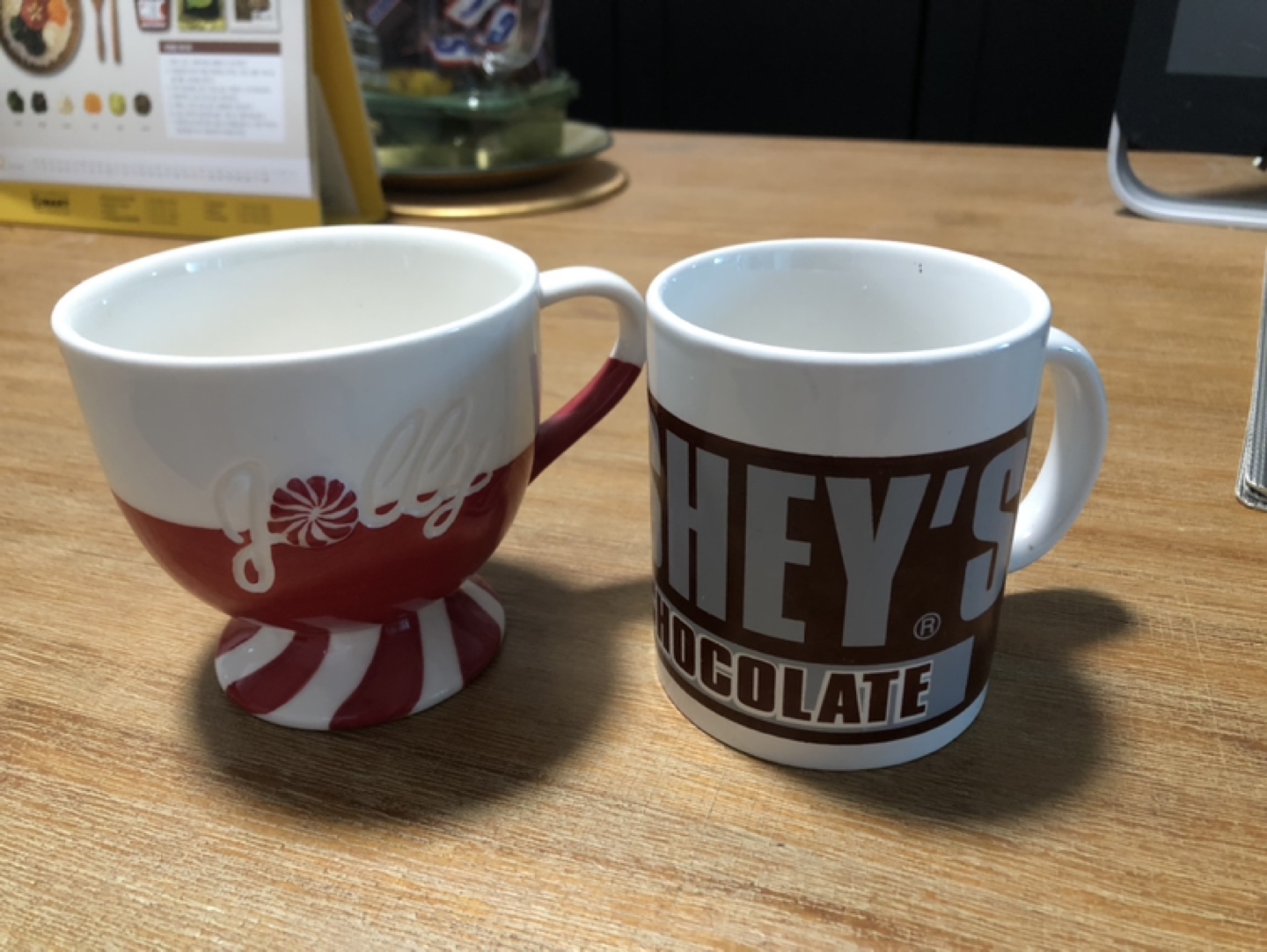 Starbucks & Hershey Mugs thumbnail