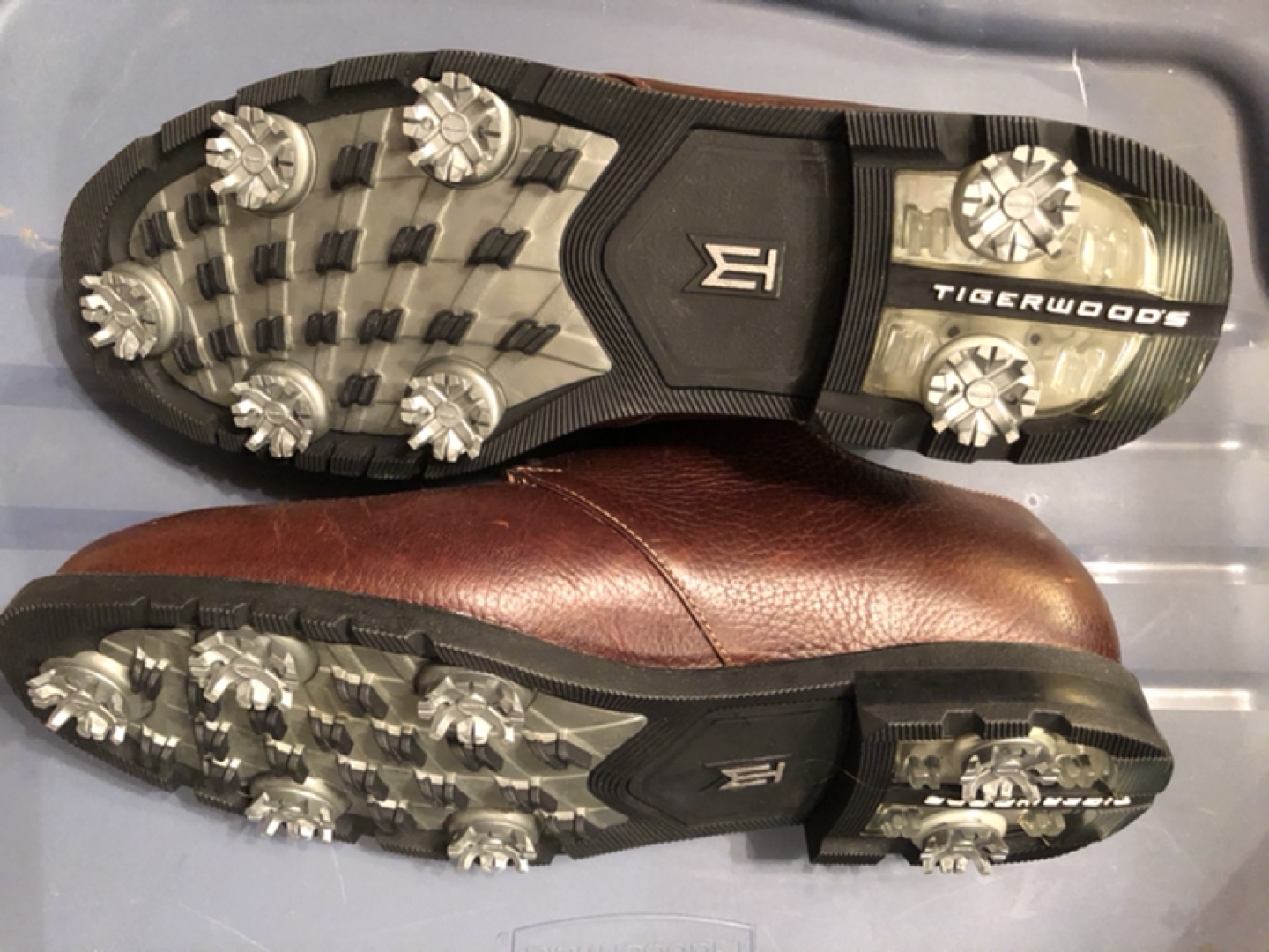 Tiger Woods Nike Air golf shoes sz9 image indicator(2)