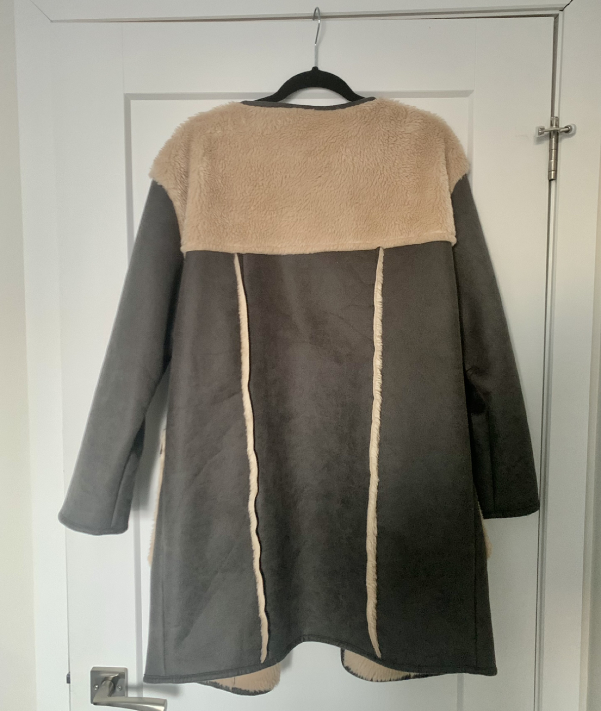Warm cozy grey coat - photo 3