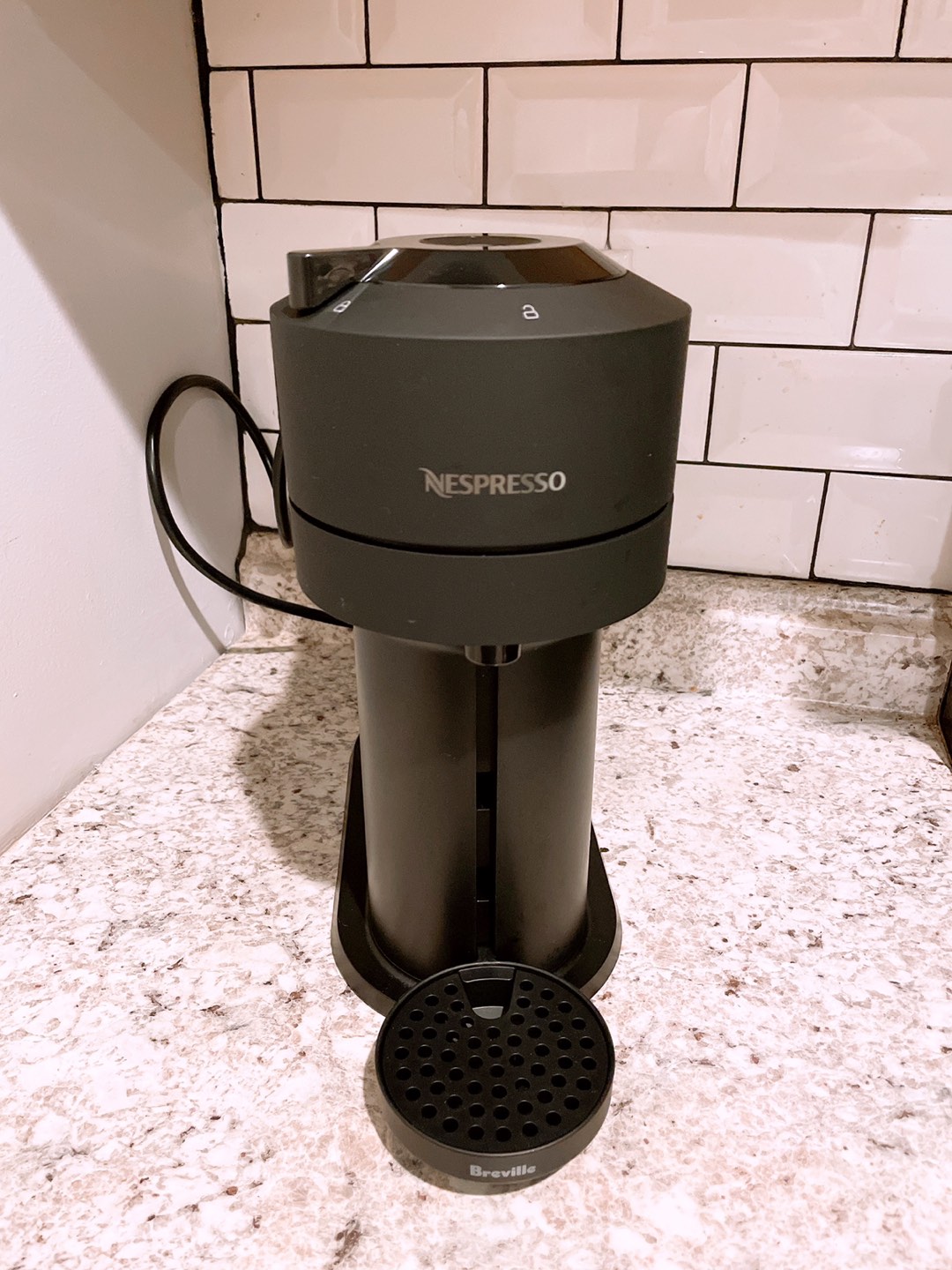 Nespresso Vertuo Next - matt black (+ capsules) - photo 2