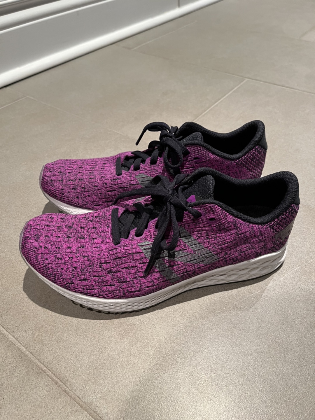 Women’s Running Shoes - photo 4