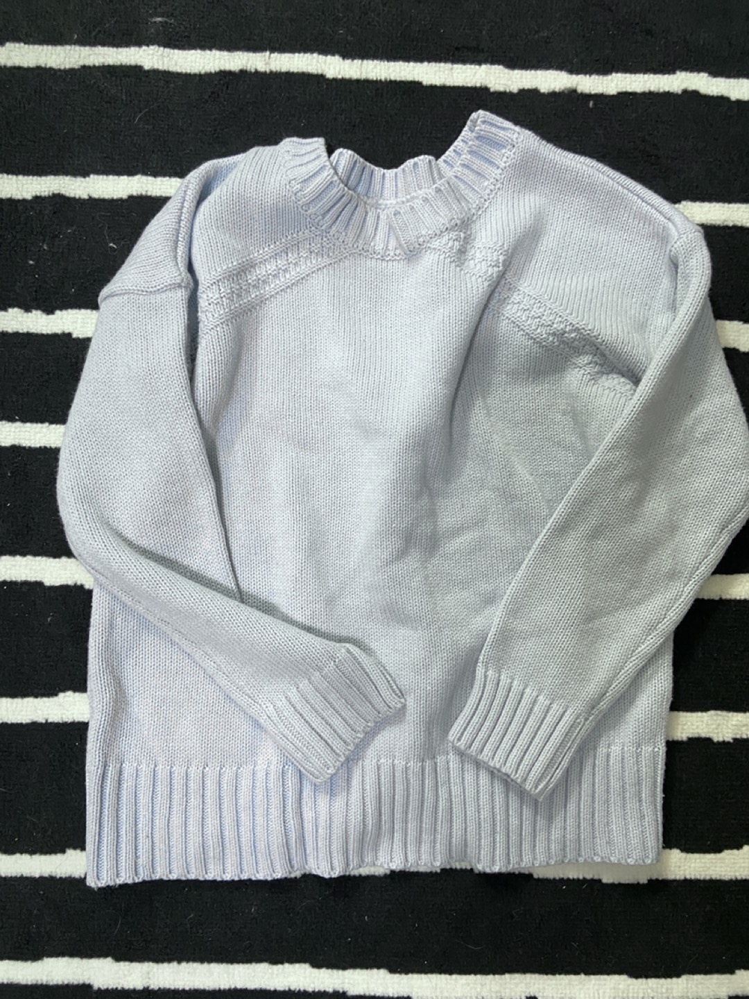 Knitted sweater thumbnail