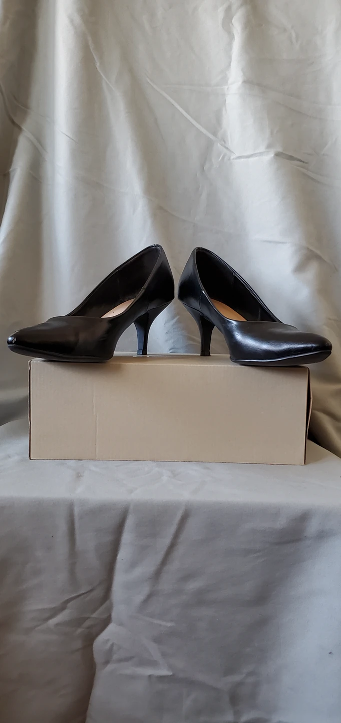 #freecycle woman shoes - photo 5