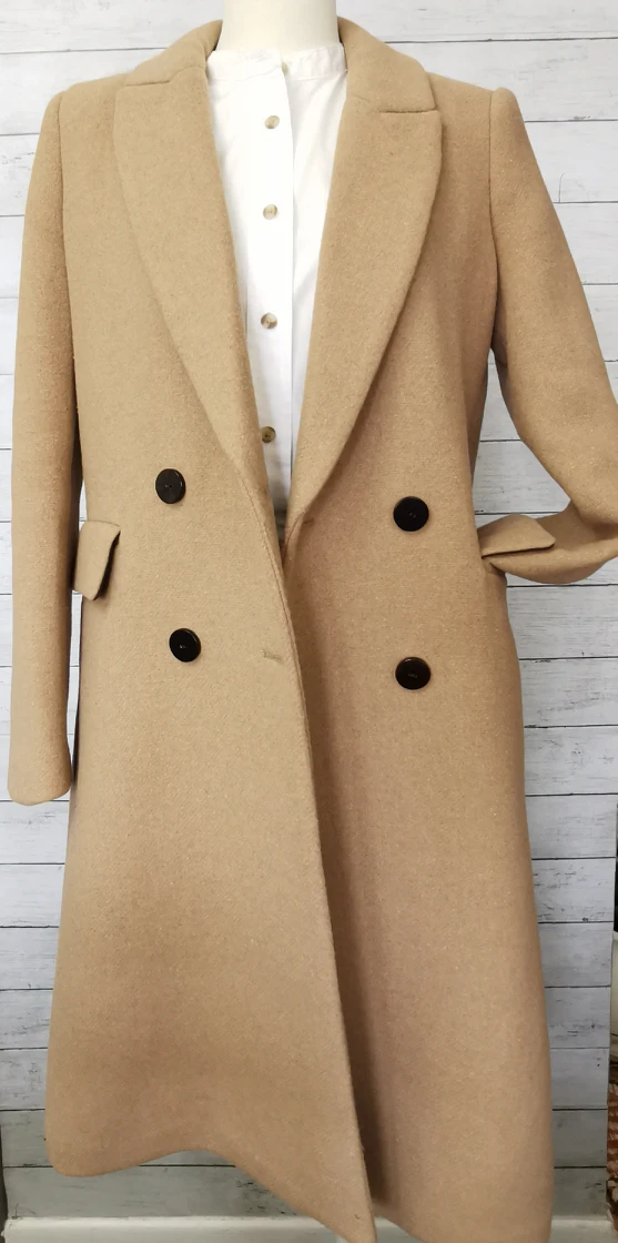 MANGO
Wool- Blend Double- Breasted women Coat.