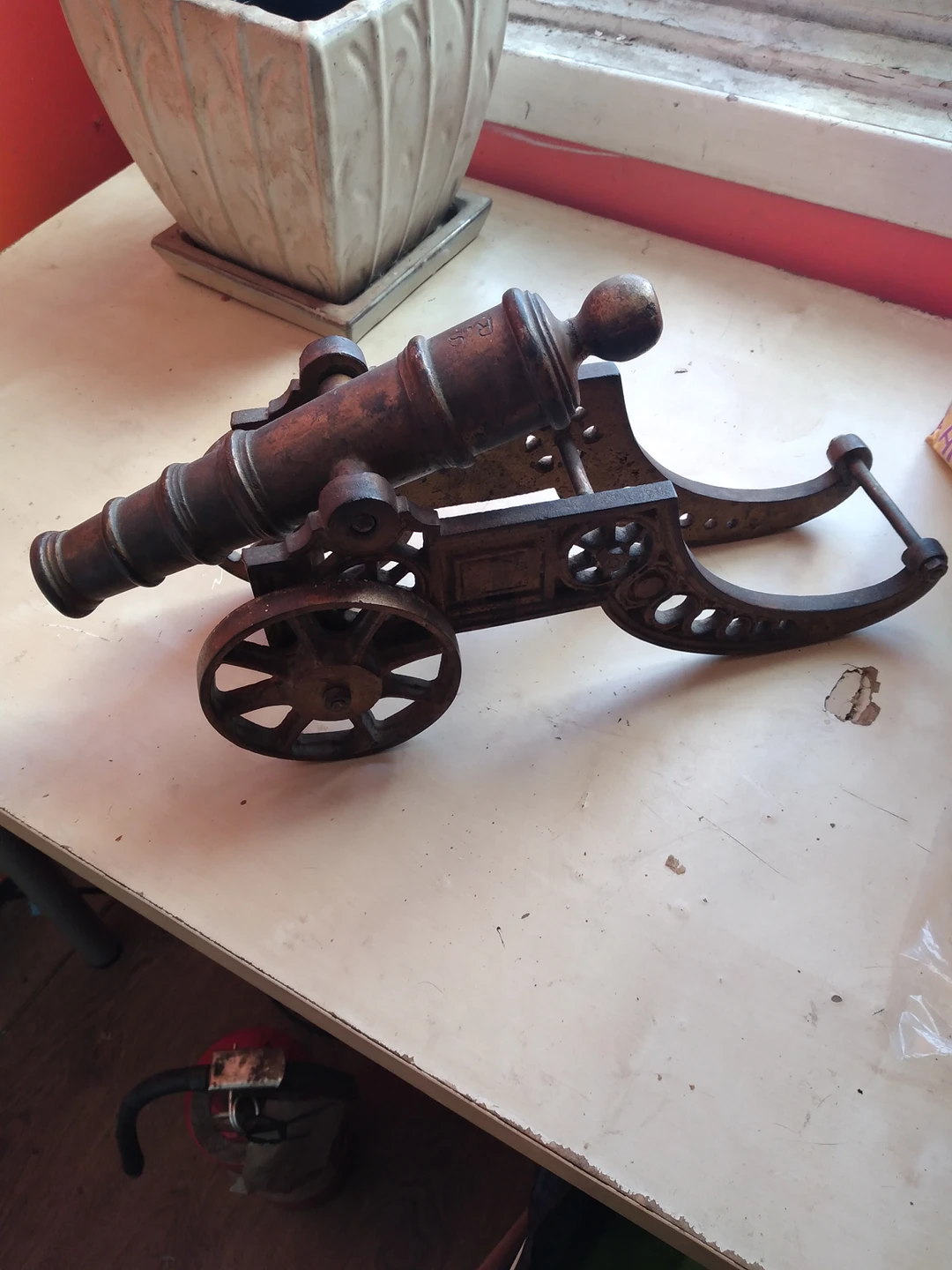 Antique Iron Canon thumbnail