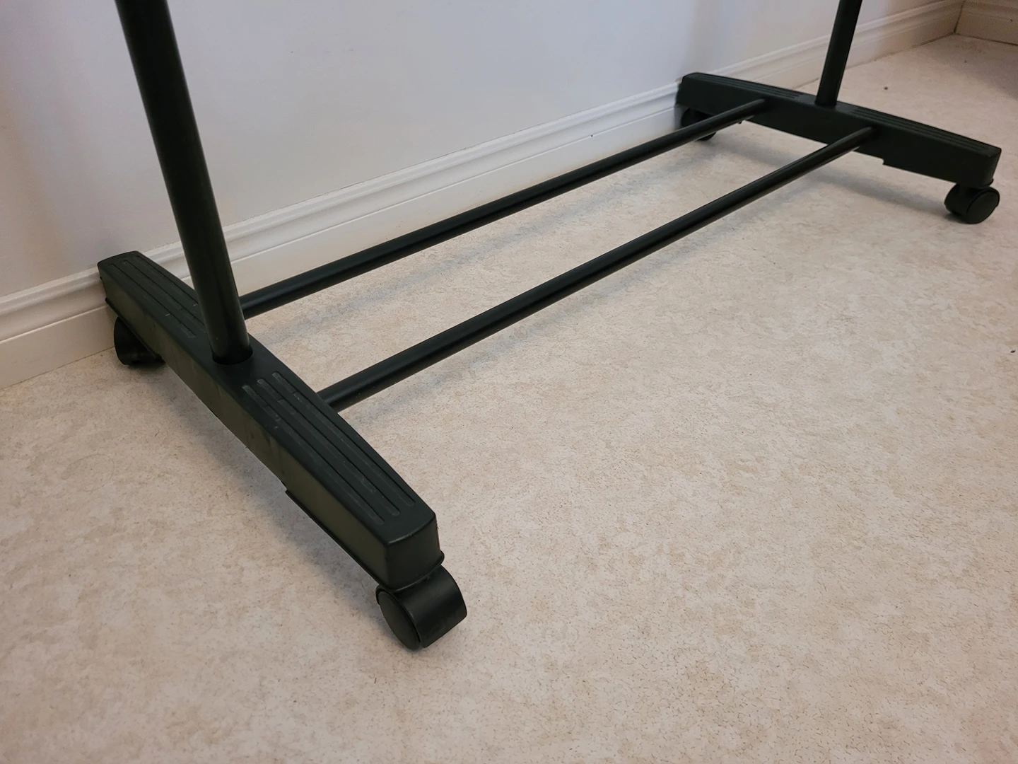 Lightweight, Adjustable Clothing Rack - photo 3