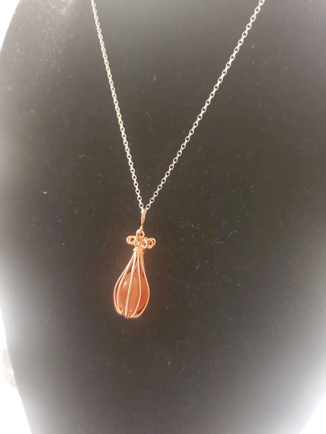 Carnelian pendant with' silver necklace