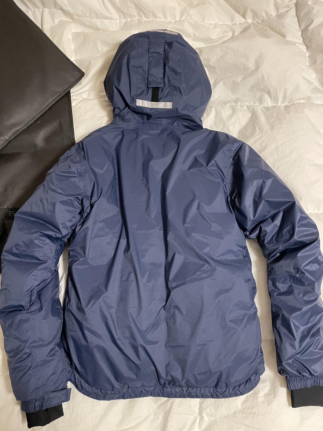 XS Canada Goose Mountaineer Jacket (Navy Blue) - photo 4