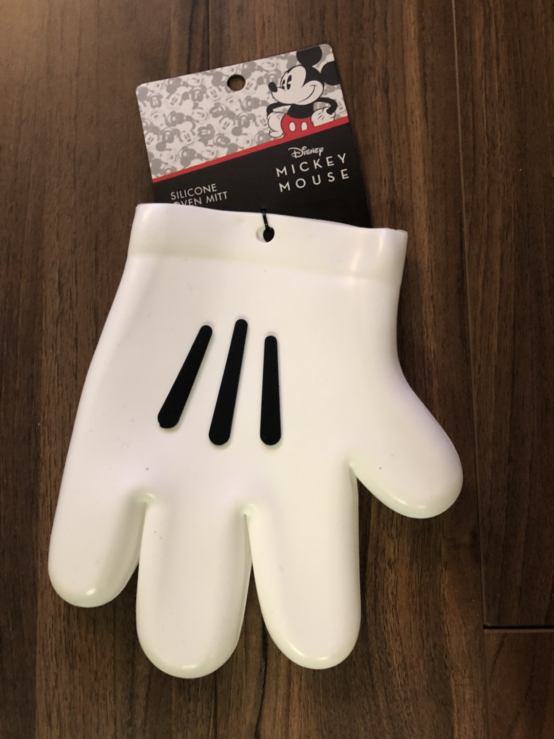 Mickey Mouse Silicone Oven Mitt thumbnail