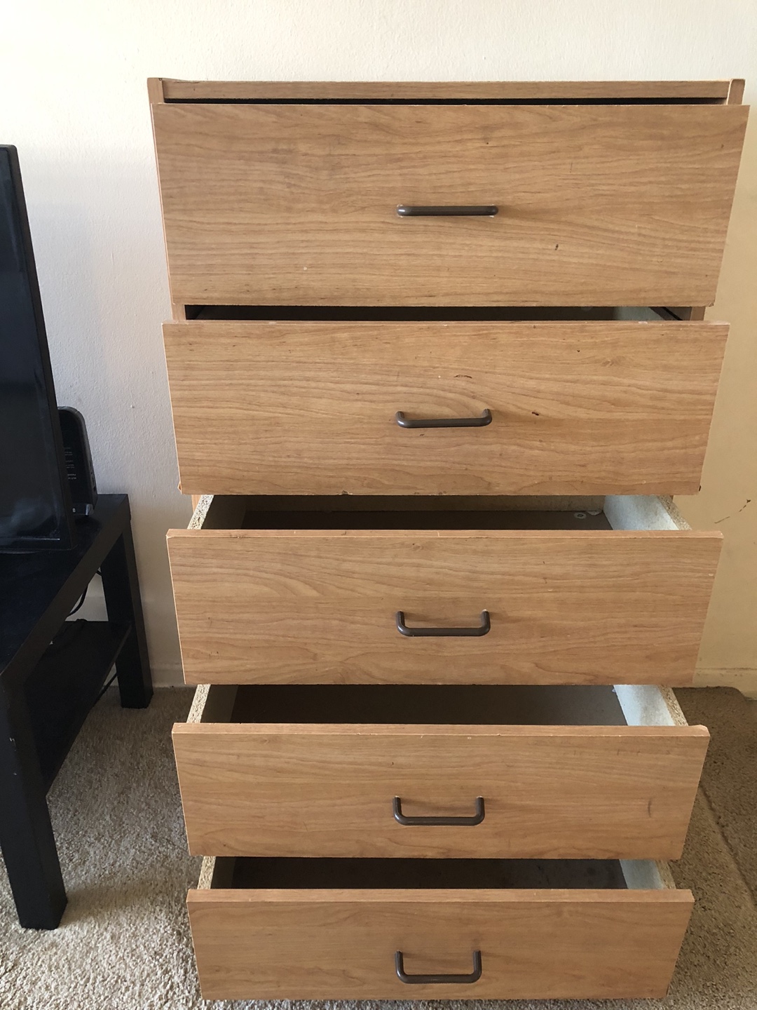 Dresser 5 drawer… must Go - photo 2