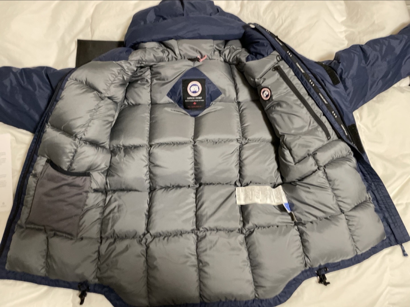 XS Canada Goose Mountaineer Jacket (Navy Blue) - photo 5