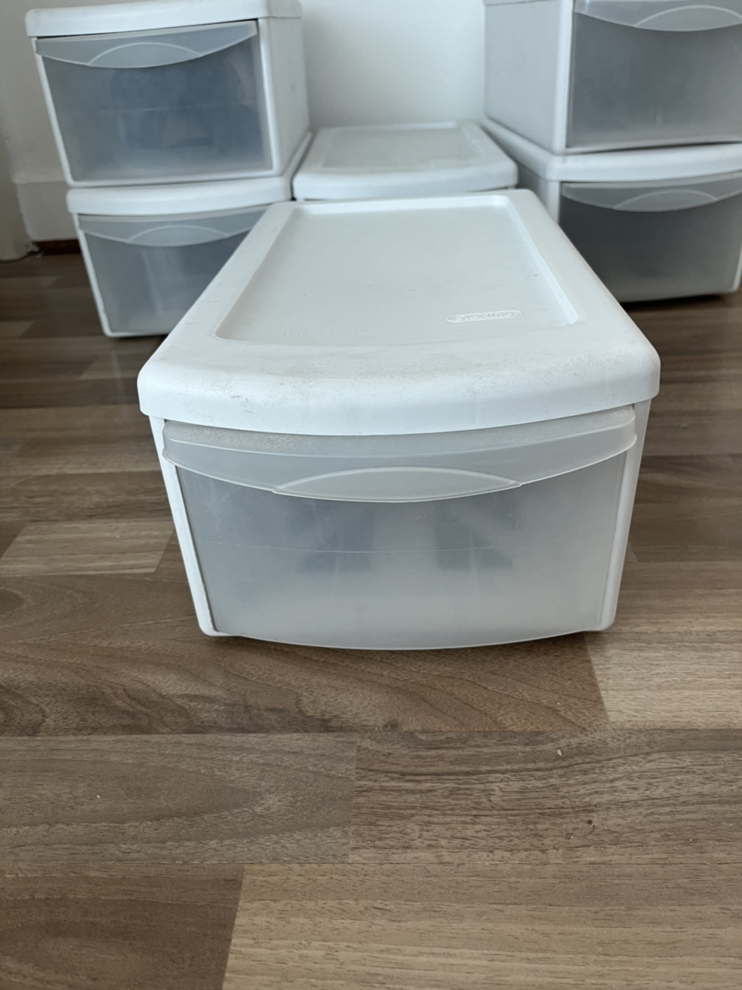       Stackable plastic drawers. image indicator(4)