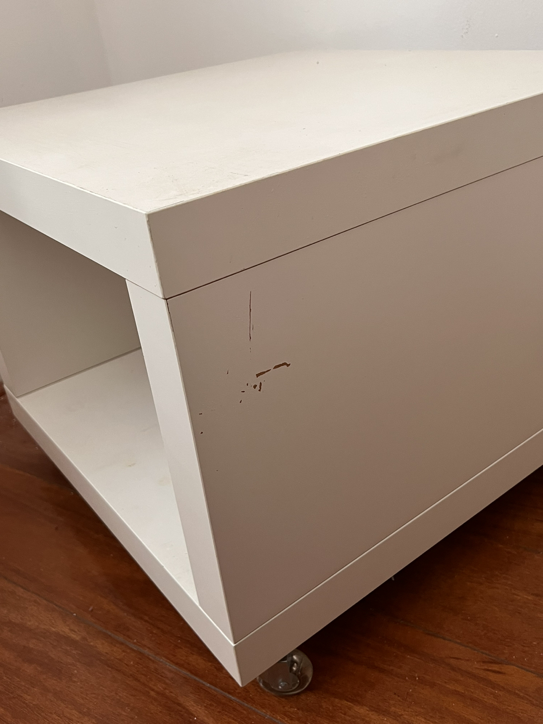 IKEA white side table with wheels - photo 5