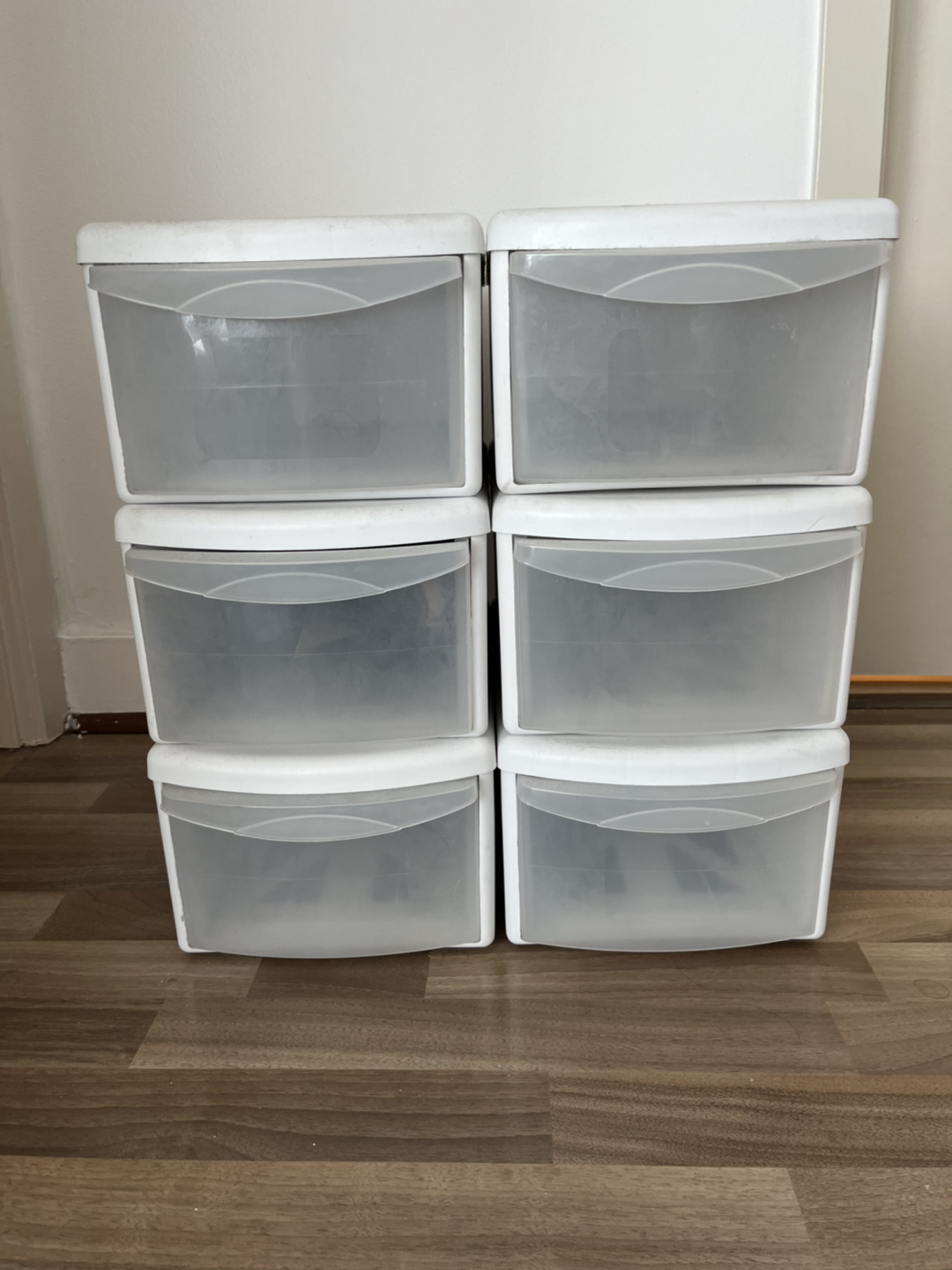       Stackable plastic drawers. image indicator(2)