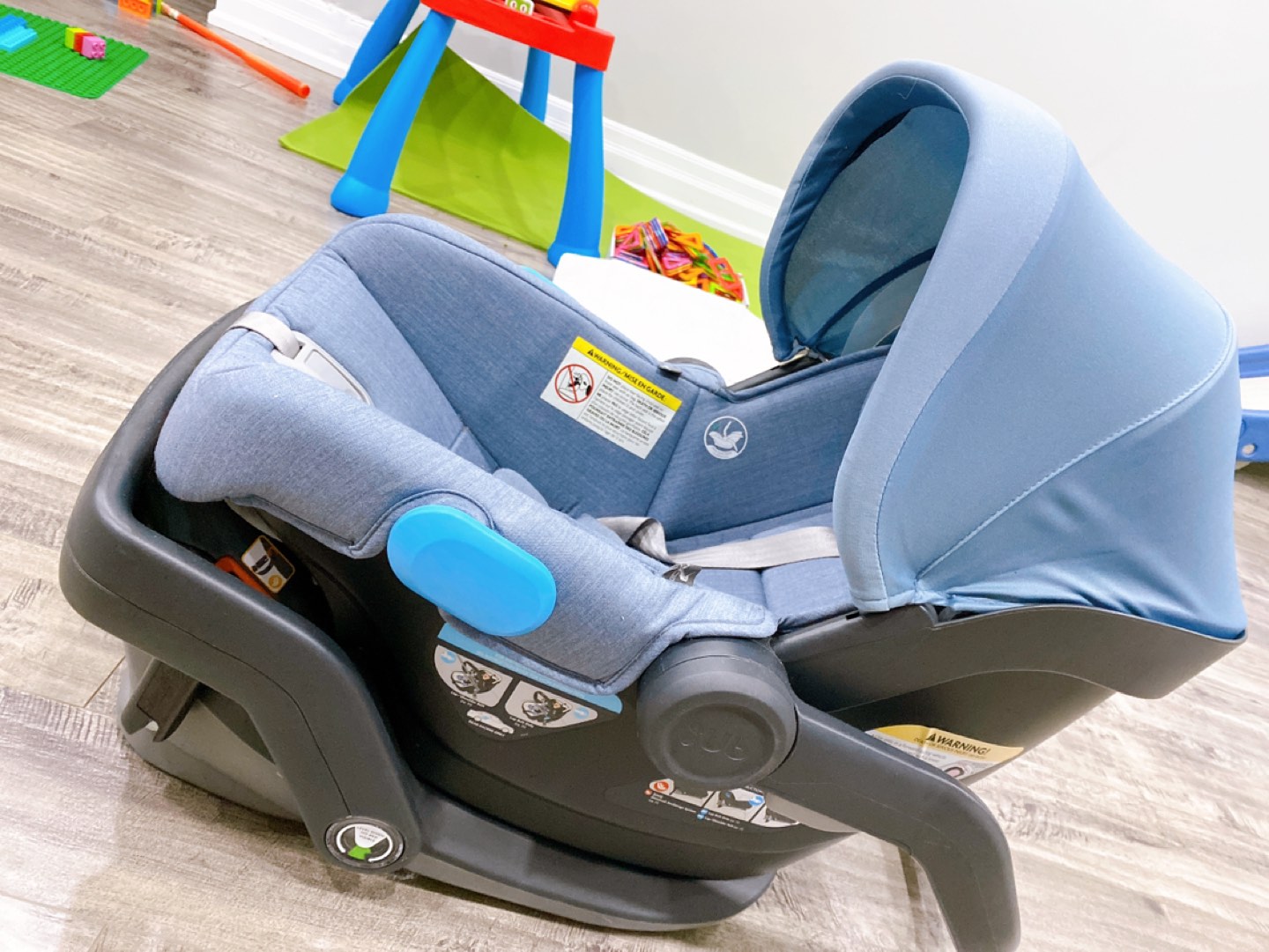 MESA Infant Car Seat with base - color Henry - photo 2