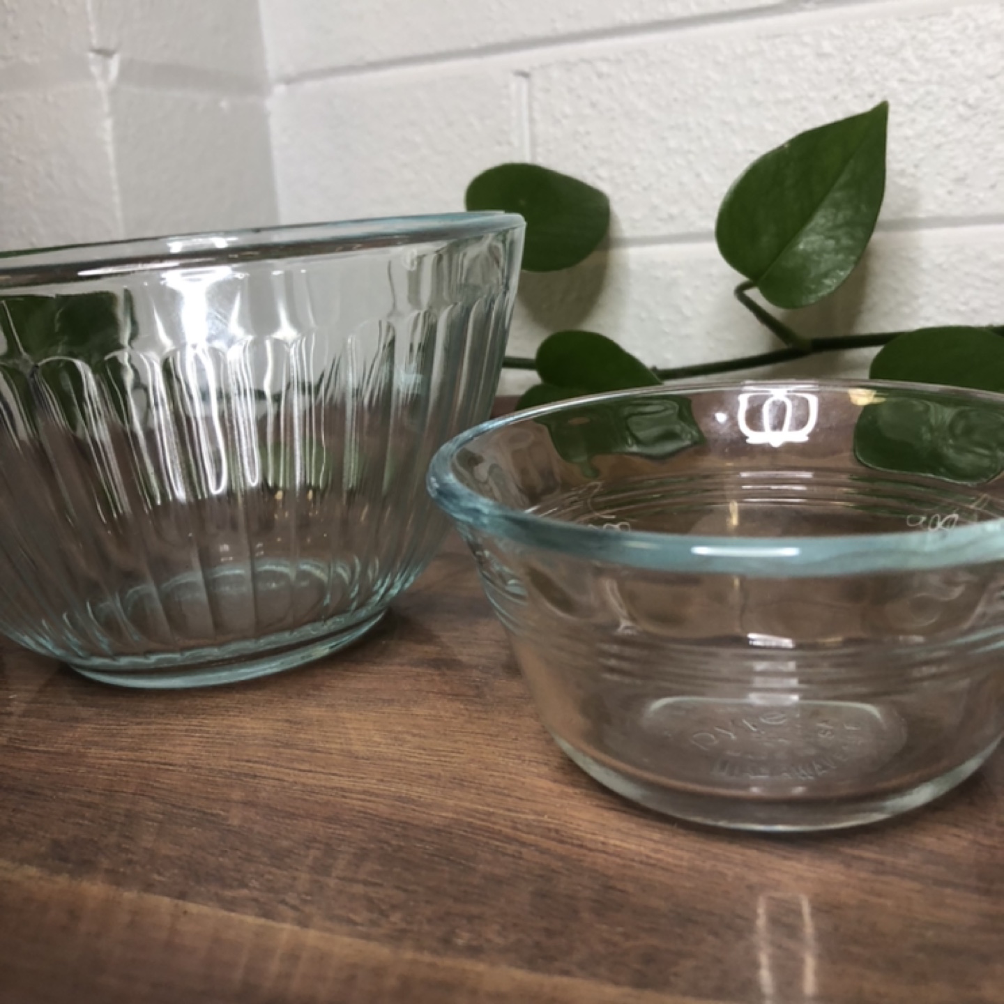 Lot of Pyrex Mixing Bowls - photo 3