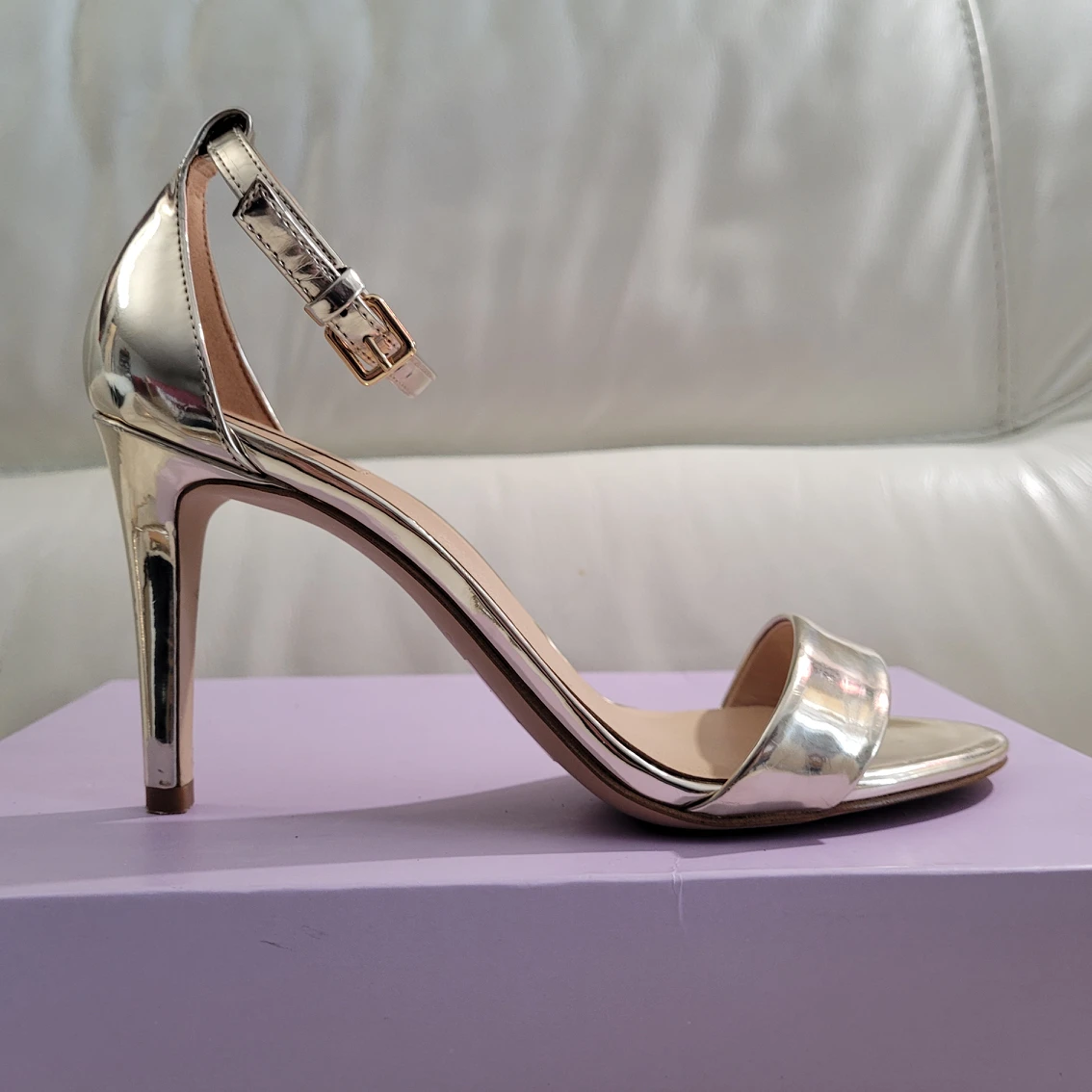 Metallic Pumps Sandals EUC image indicator(4)