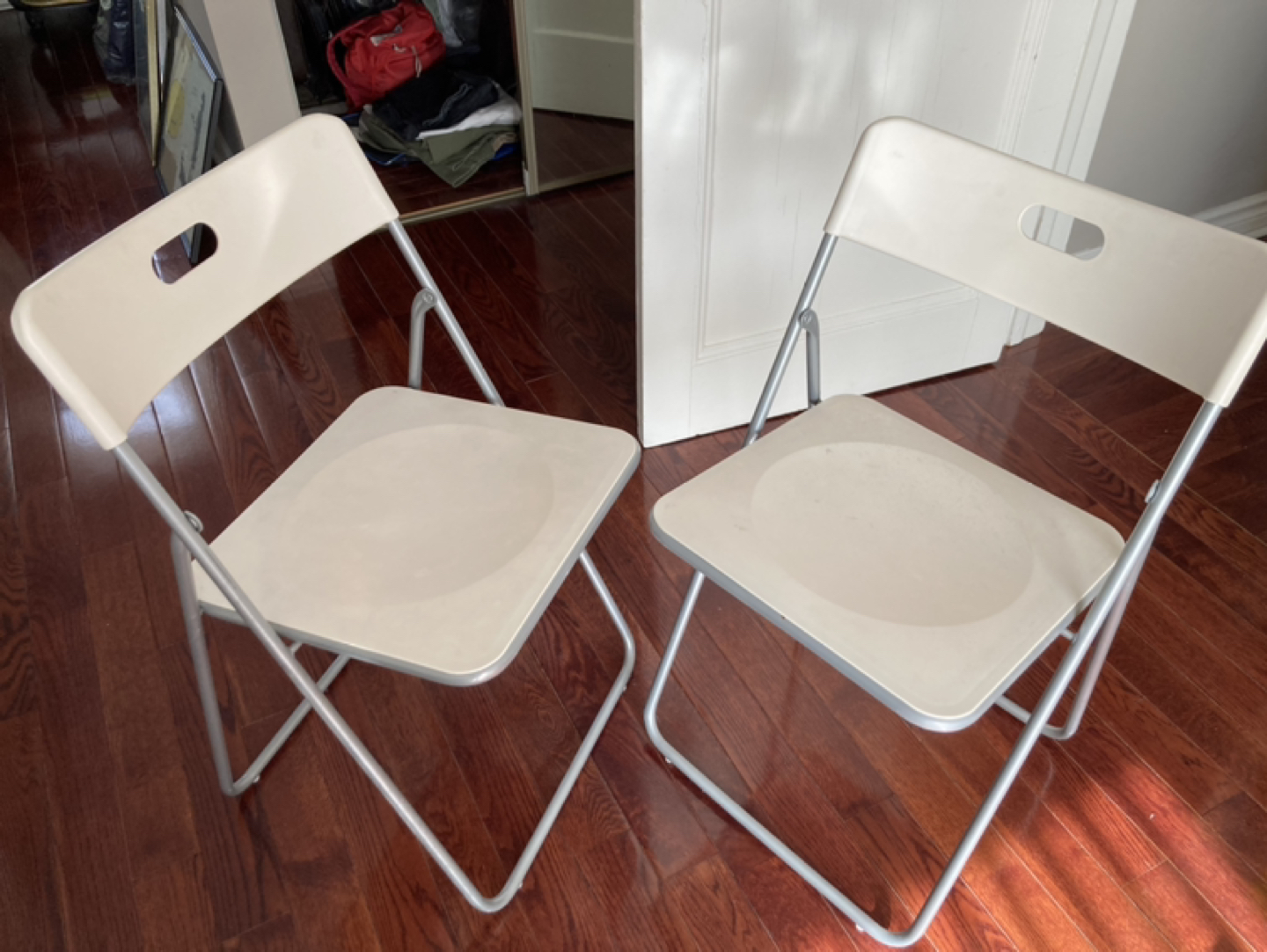 Folding chairs thumbnail