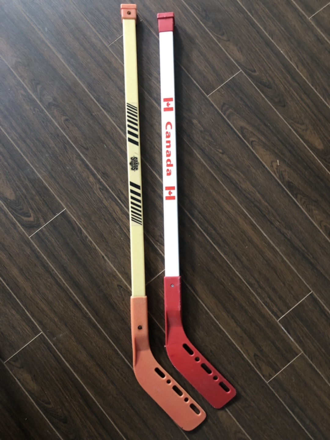 Kids hockey sticks #freecycle thumbnail