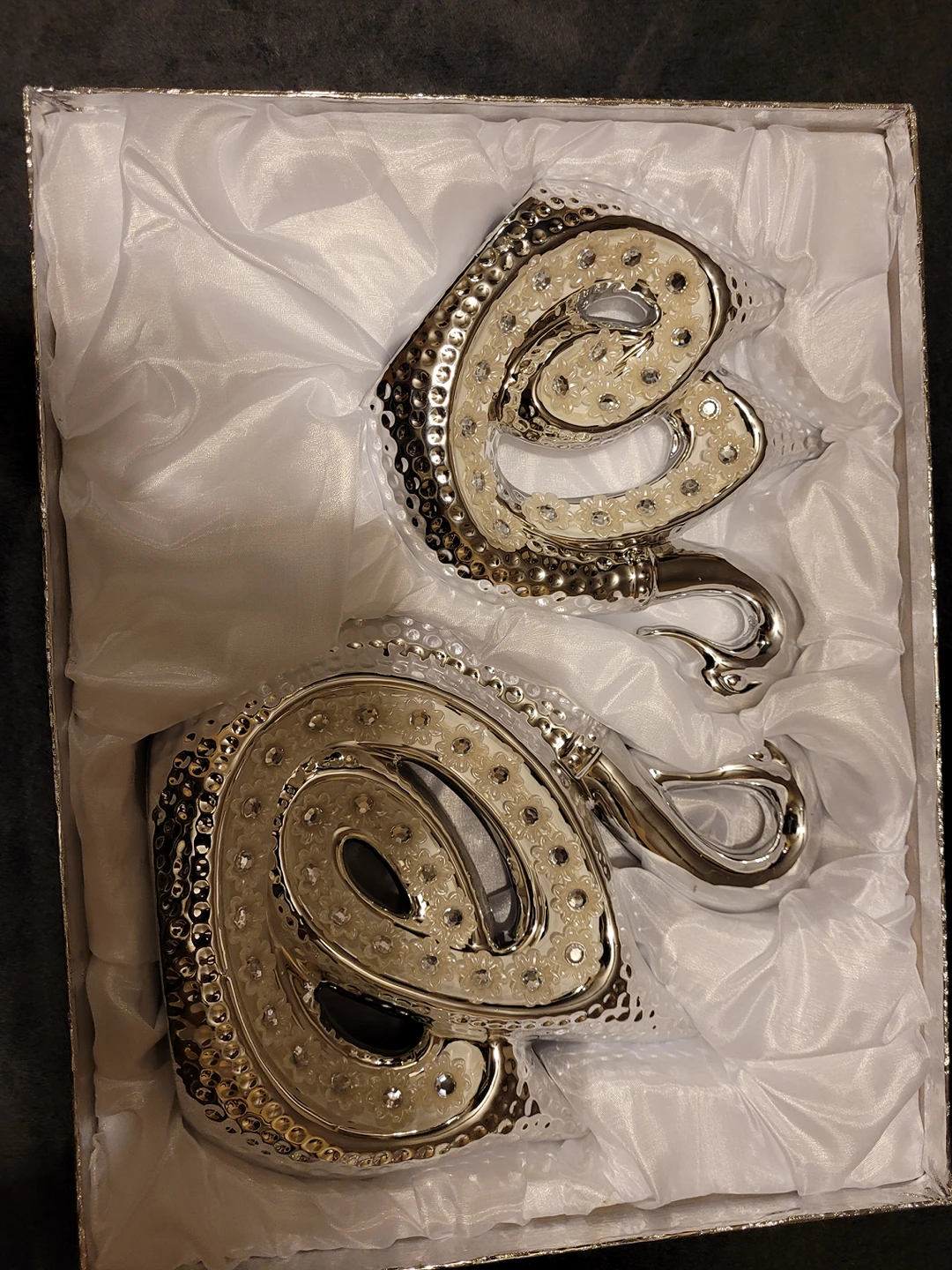 Swan figures - photo 2