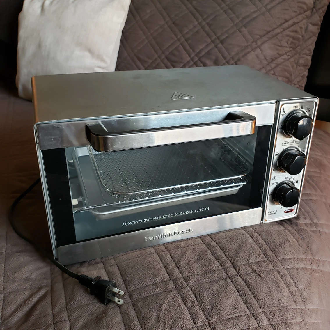 Like New Hamilton Beach Toaster Oven thumbnail