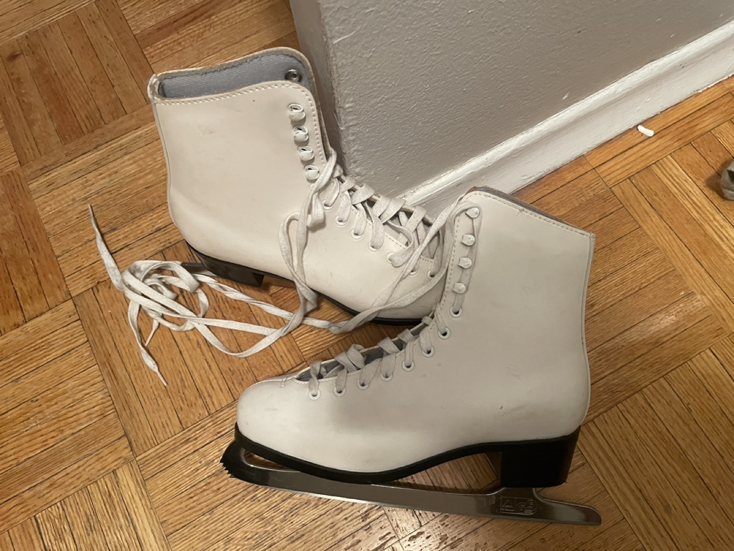 CCM Competitor figure skates