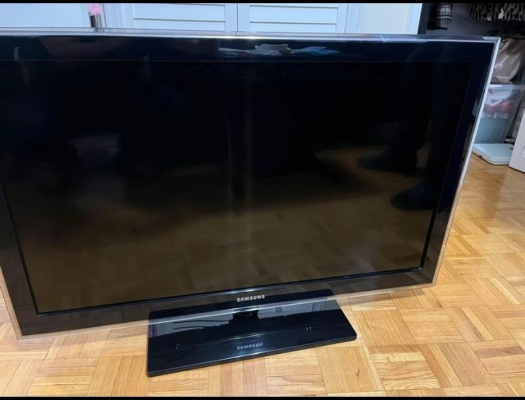 40" 550 Series full HD Widescreen LCD TV - photo 5