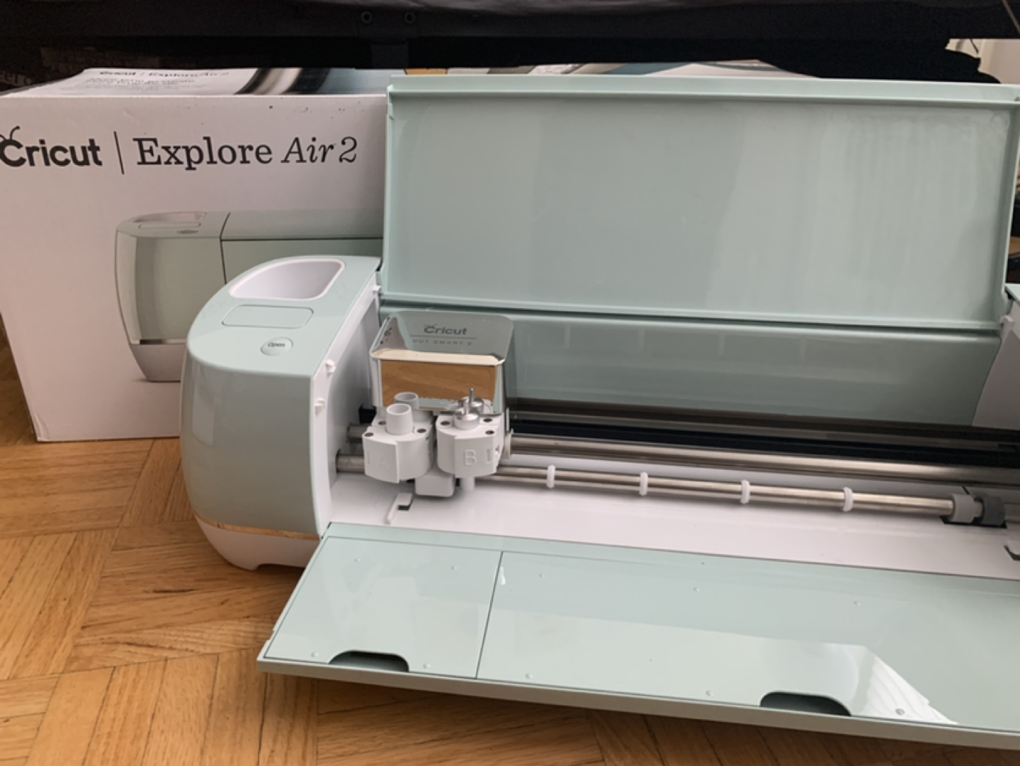 Cricut air 2 +bundle items thumbnail