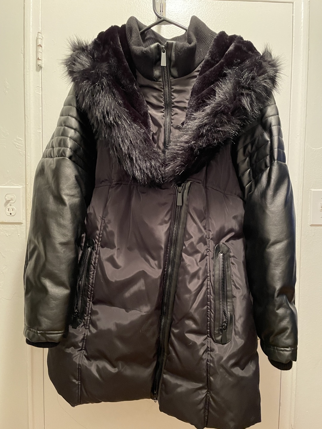 Woman’s coat Black
