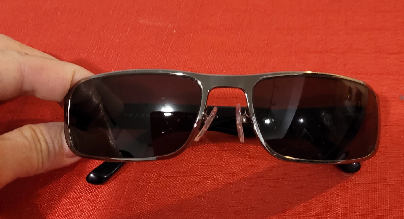 🎉Prada Unisex Sunglasses🎉 thumbnail