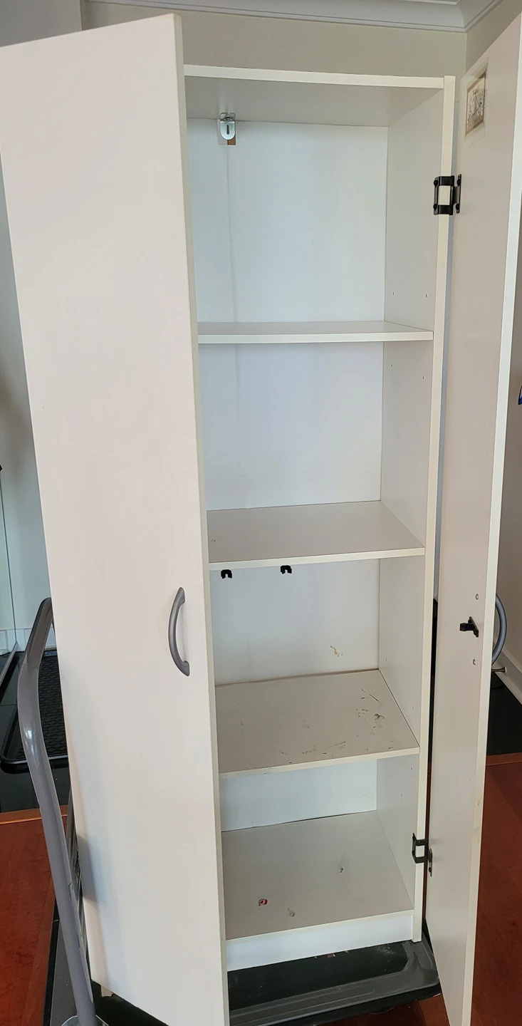 White cupboard #freecycle image indicator(5)