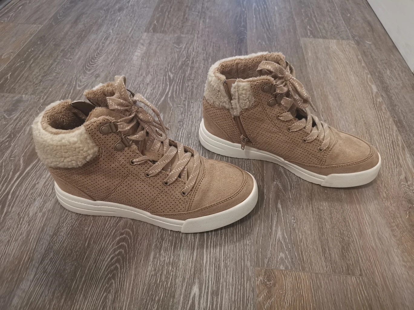 Women Roxy Camy tan (beige) wedge sneakers thumbnail