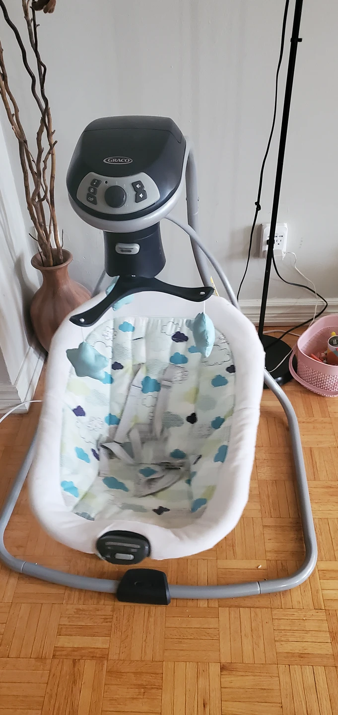 Graco Swing with multi direction seat