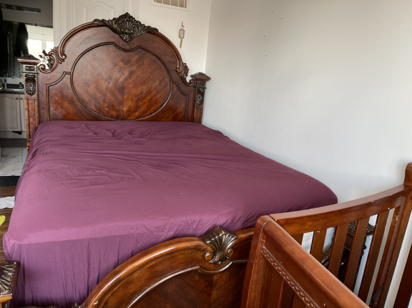 Queen bed, dresser with mirror
