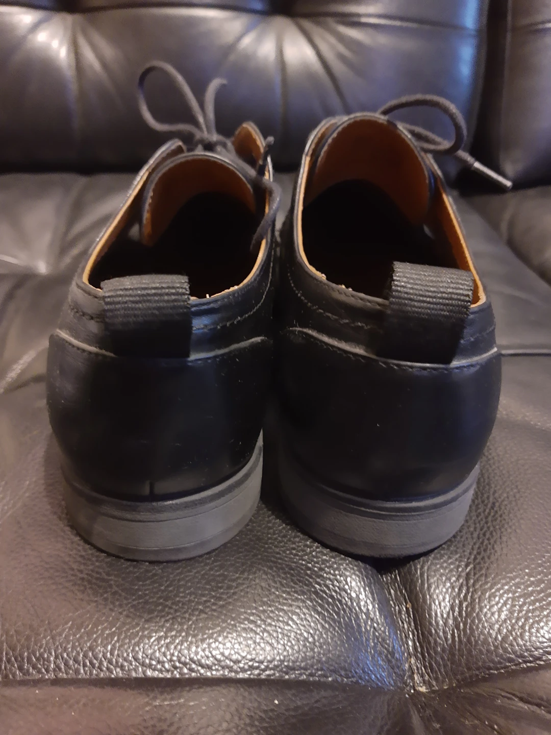 Black dress shoes Men's size 9.5 image indicator(3)