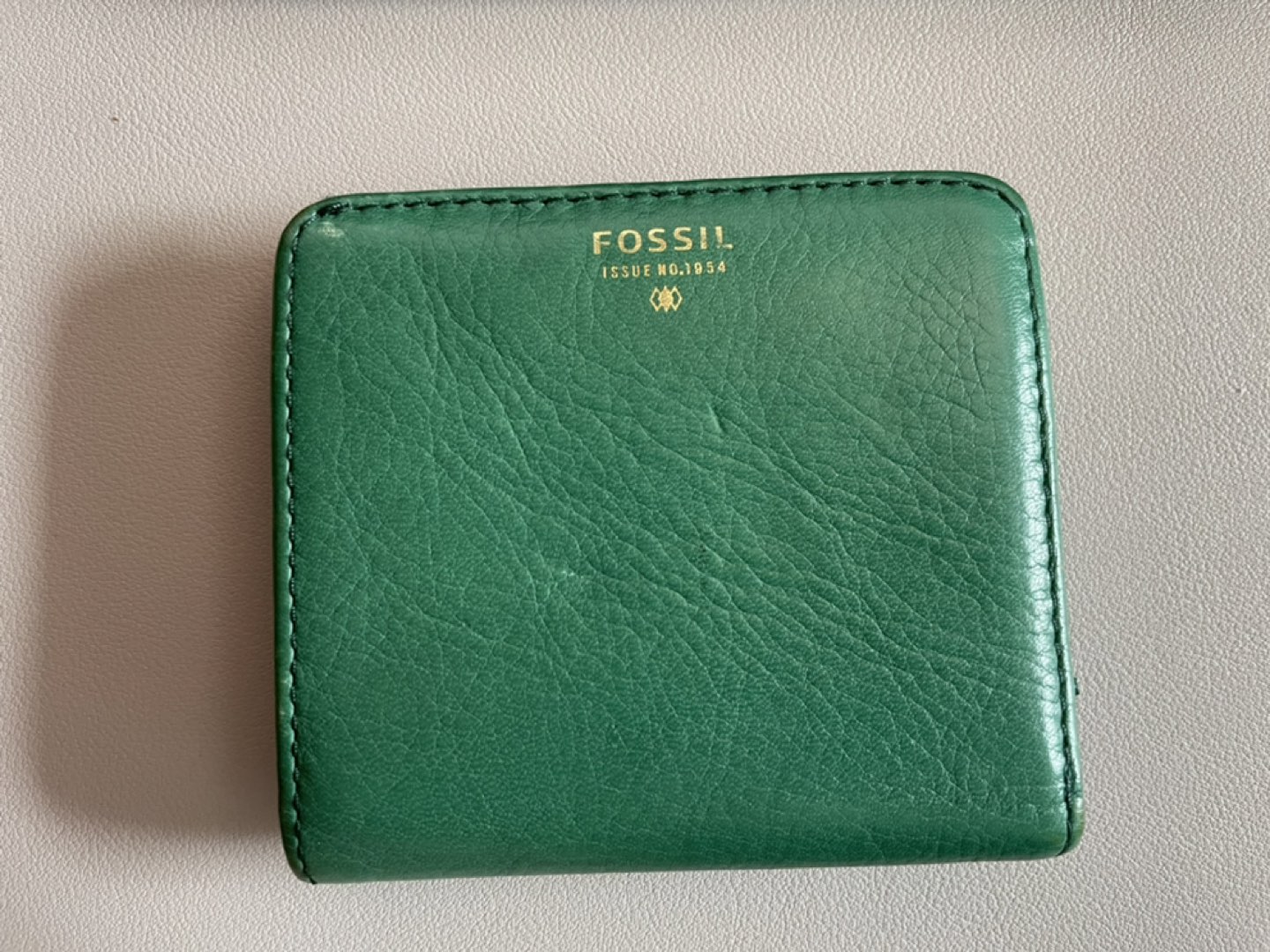 Fossil small leather wallet $10 thumbnail