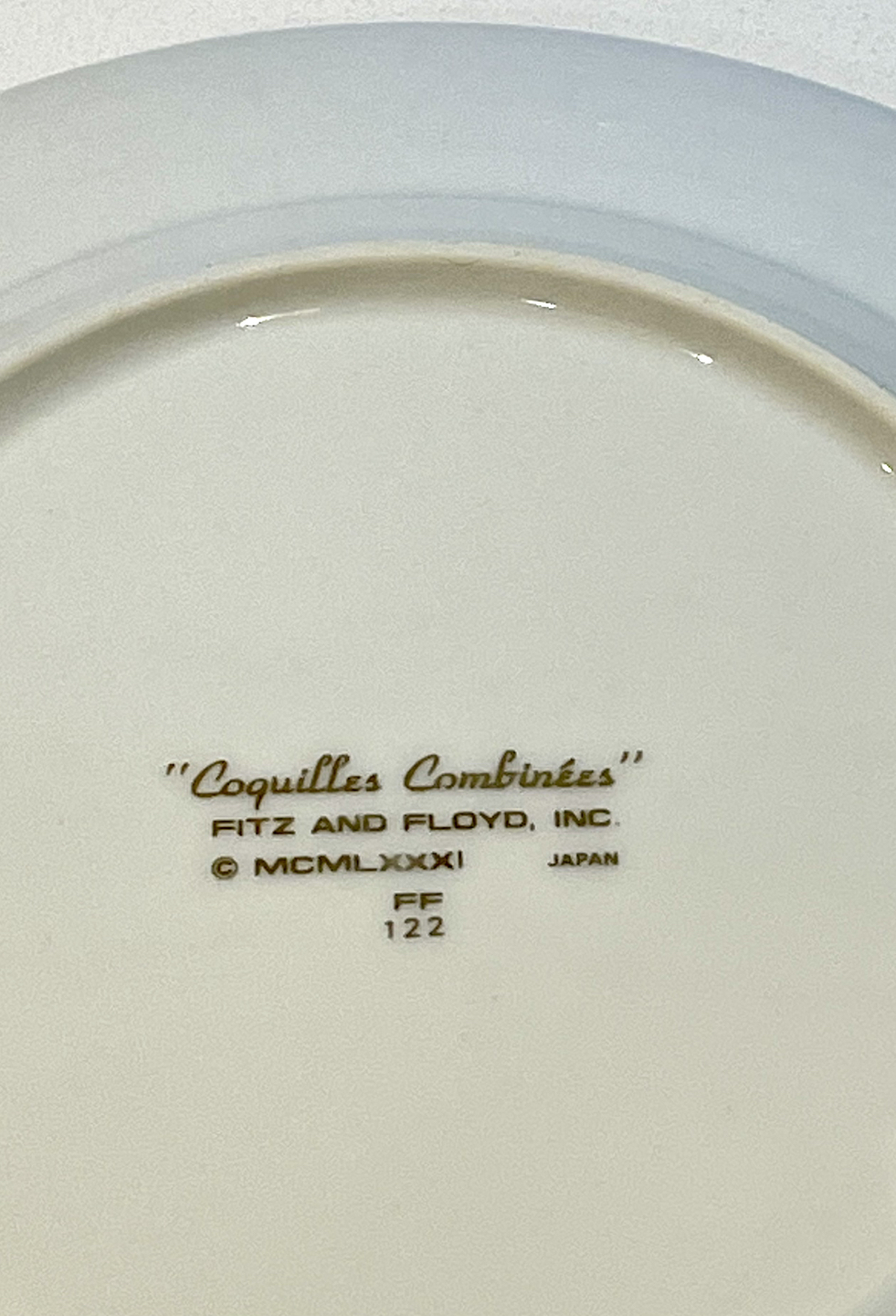 FITZ & FLOYD Coquilles combinees set of 12 plates image indicator(8)