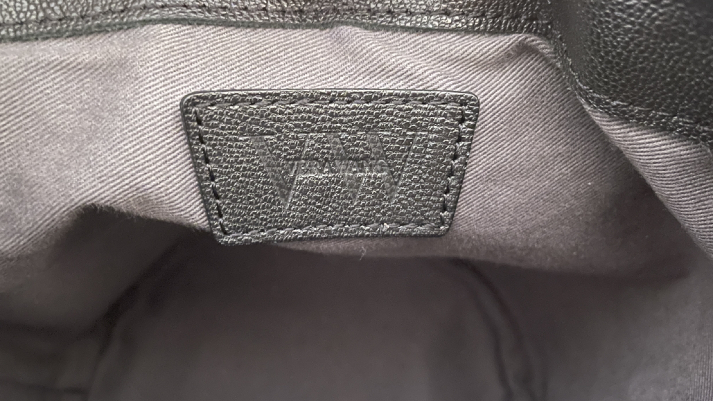 Vera Wang Leather Bucket Bag - photo 4