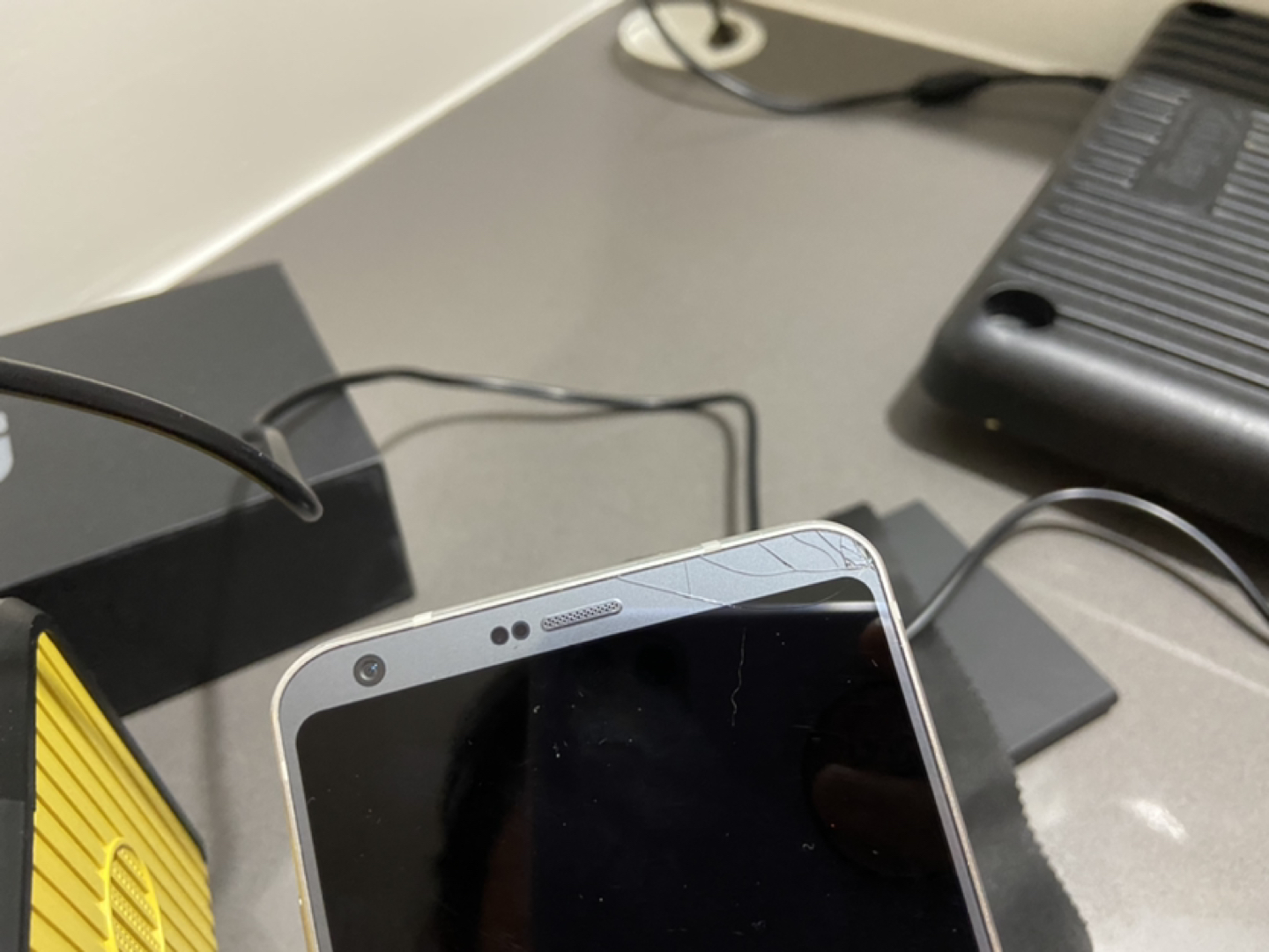 LG Phone G6 - photo 3