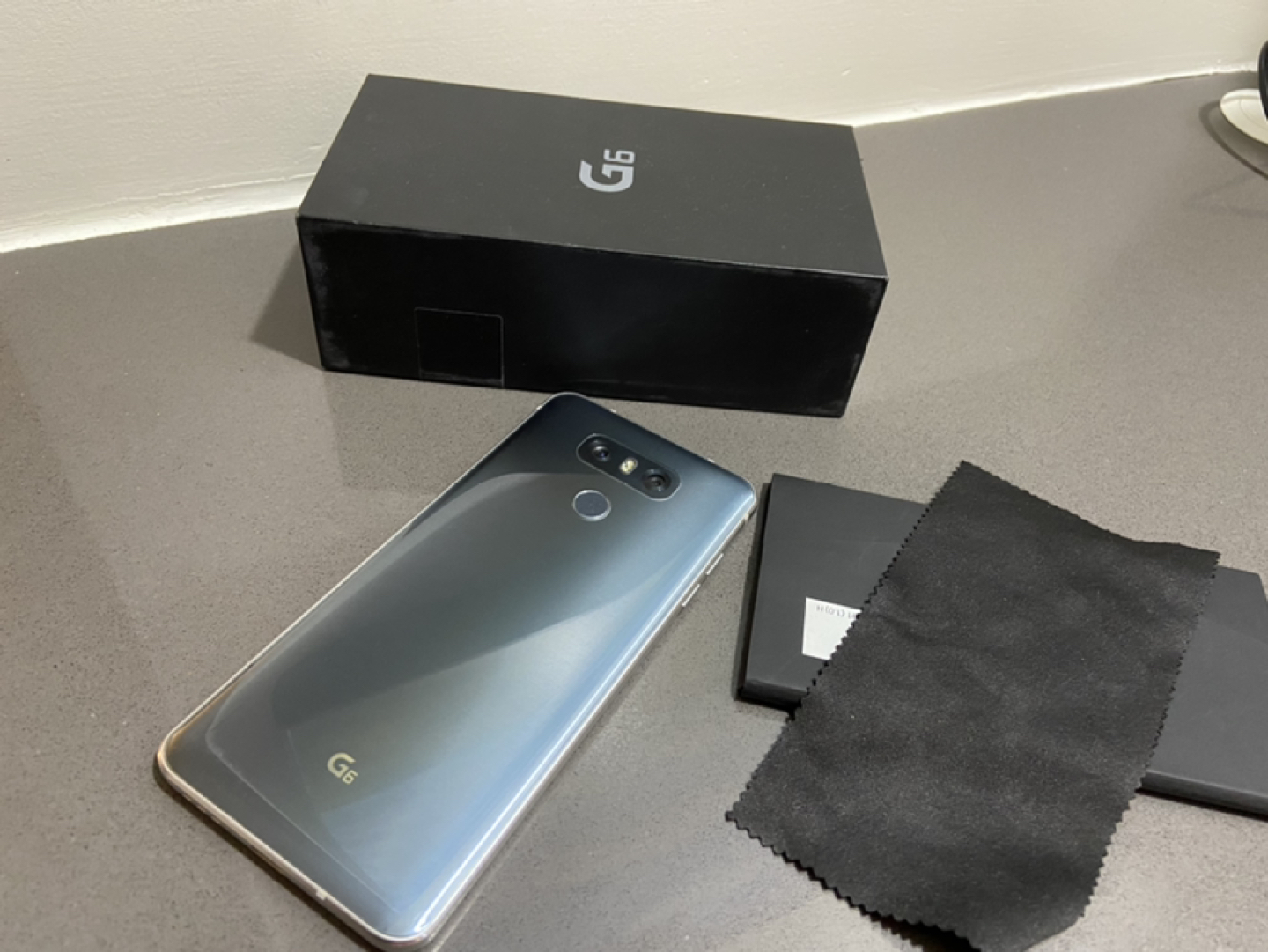 LG Phone G6 - photo 2